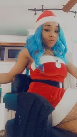 come play with santa little helper🫠🫠🫠🤲🏾👅💦🌊Don't be scared Lets relax and unwin - 1