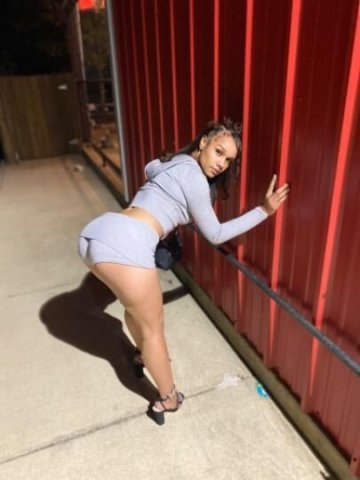pretty,petite, and wet💋💦 - 1