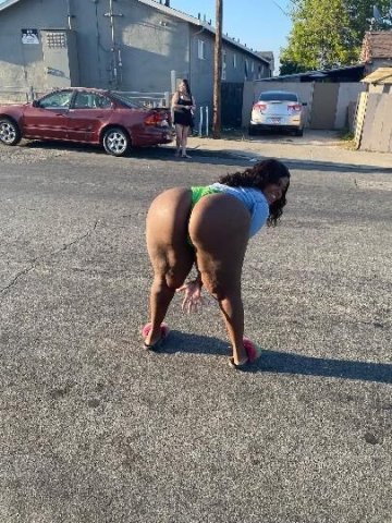 Sexy Juicy Peach 😏. Horny Tight Pussy 😘 ! Need For hookup 💦 Available for INCALLS ONLY ✨✨ - 1
