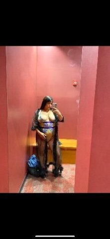 Thick Sexy Latina - 23 - 1