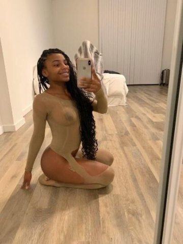 Super Hott Petite Freak - 1