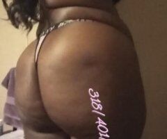 🔥Hot 🔥 Sexy Big Booty Thick 🍫🍫🍫 Chick w/ nice Big 💋🍆💦 Servicing All 3 🎳 w/ Multiple Releases - Image 2