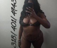 🔥Hot 🔥 Sexy Big Booty Thick 🍫🍫🍫 Chick w/ nice Big 💋🍆💦 Servicing All 3 🎳 w/ Multiple Releases - Image 9