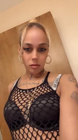 Effortlessly captivating, undeniably unforgettable Th30neAndOnly Gia - 1