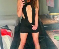 SEXY MILF READY TO PARTY - Image 2