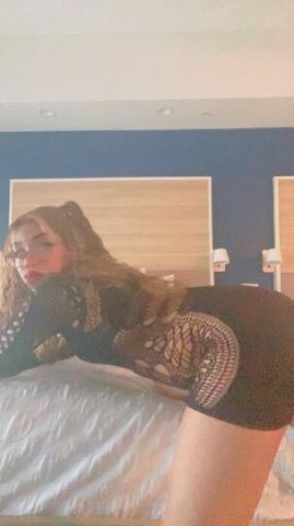 bubble butt🍑coming to deep throat that 🍆 - 1