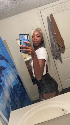 Pretty Petite 💕😘 - 1