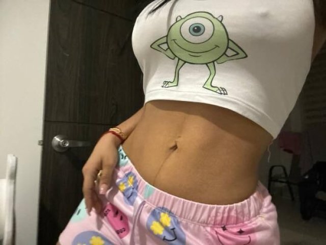 HELLO DADDY! 🥳 I'M AVAILABLE NOW WRITE ME 😈 I'M LATINA 👅 - 1