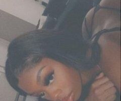 NEW IN TOWN 💕👅 - Image 2