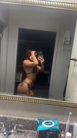 latina peliroja - 1