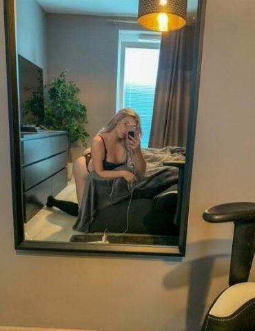 🌸Let's Play🌹💋👋🏼I am a very hot girl 🥵💋 if you are looking for some action contact me 24/7💋 - 1