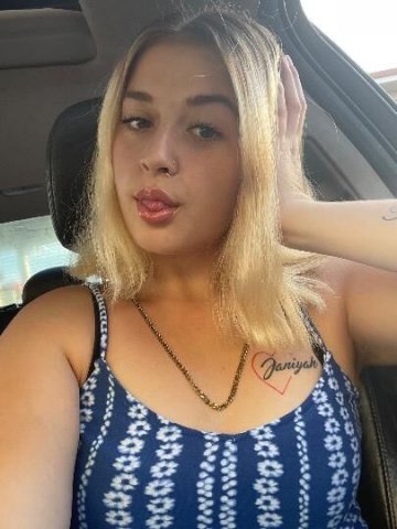 sexy lightskin princess with a fat ass - 1