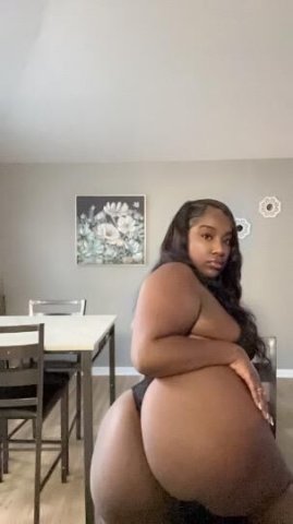 Available now 💦 - 1