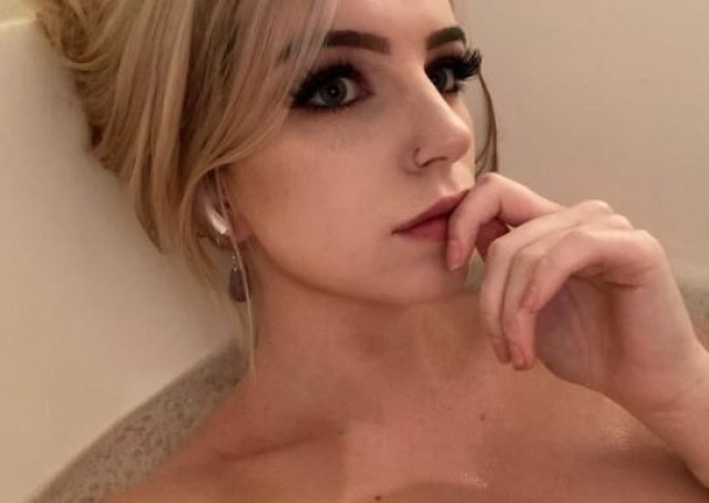 I’m available for Incall,outcall,FaceTime sex chat nd I sell naughty masturbation videos - 1