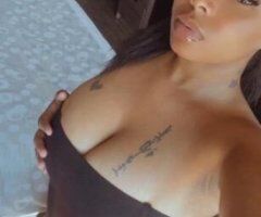 come take a dip in the lovely honey 💦🍯 - Image 4