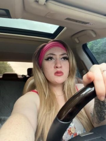 LOOKING FOR A SUGAR DADDY - 1