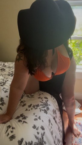 Thick Tall Busty Mature Cougar - 43 - 1