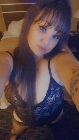 Hey I'm offering gas money and a hour of service to get me out this dry ass town to Glendale Az let me know if you help me out - 1