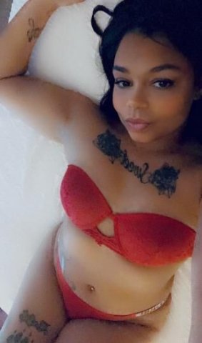 sweet🍭thick🍑slutty💦💦💋 - 1