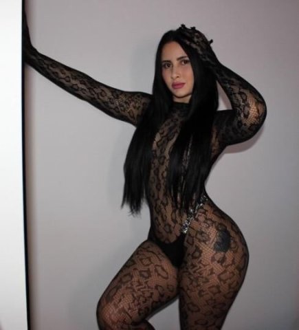 100% Real Latina Girl 🍑🍑💙💙😋😋 - 1