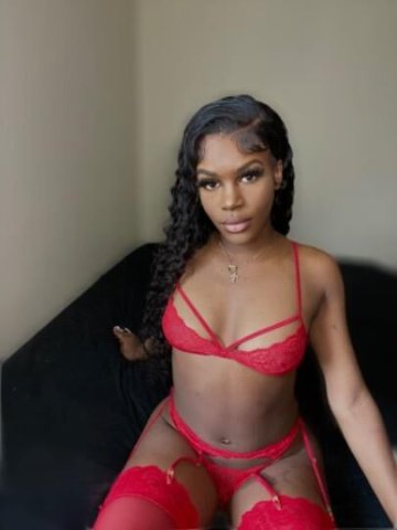 Seductive Ebony Bombshell Visiting Honolulu🎀🔥 - 1