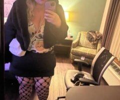 BURRRRRRRRR its Cold Papi ❄ HOT Oil Body2Body RUBS 📍Greeley ❄ Lets Sip Sum Hot Chocolate ☕ And get in the HOT tub 🛁 Lets Party 🏆 Best Brainz in town - Image 4