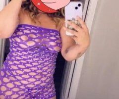 🥵👅 SEXY WET BUSTY BABE 🥵👅 - Image 5