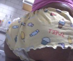 I just love to have fun and throw this ass backkkk - Image 2