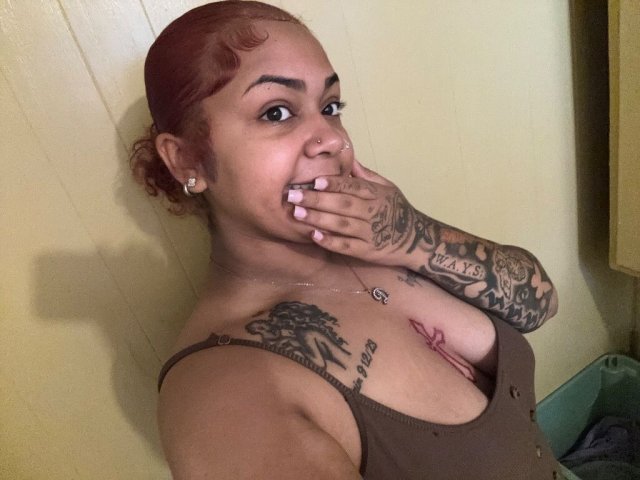 They call her Sexy Red - 19 - 1