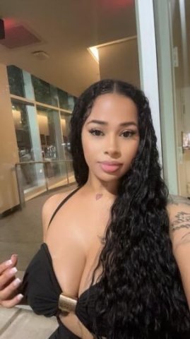 Upscale latina mami - 1