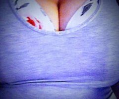 Lansing escorts - Amazing 44Gs all for you! Thick, juicy and loves to satisfy!