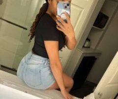 Petite college girl looking to serve - Image 2