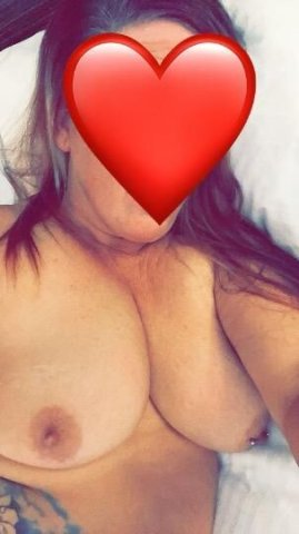 well reviewed🫦 blue eyed freak 💕 let me help you get that nut Daddy 🌰💦❤💕 - 1