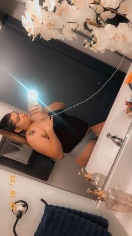 𝒴𝑜𝓊𝓇 𝒻𝒶𝓋𝑜𝓇𝒾𝓉𝑒 𝓉𝑒𝓂𝓅𝓉𝒶𝓉𝒾𝑜𝓃🩷 visiting EUGENE💋 - 1