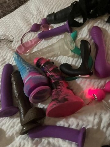 new to town .. come worship me ... open minded freaky fun . pegging .. golden shower ,,, foot fetish - 27 - 1