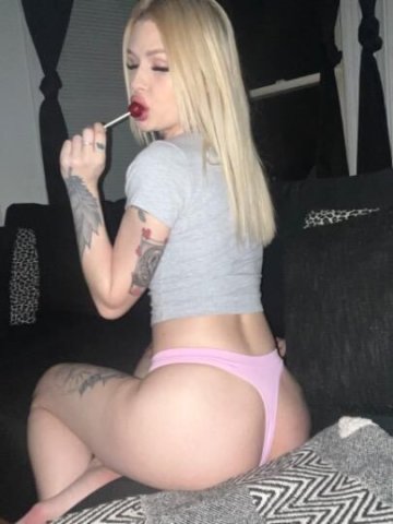Petite sexy blonde🫦 face pretty 🐱 even prettier - 1