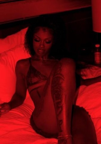 💦im serving upscale gentlemen only‼❣IN AND OUT - 1
