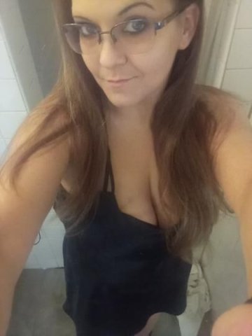 thicc white milf here 💦💦 - 1
