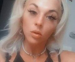 sexy blonde looking to get fucked - Image 2