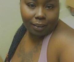 sexy hot bbw with dat water 💦🌊 - Image 2