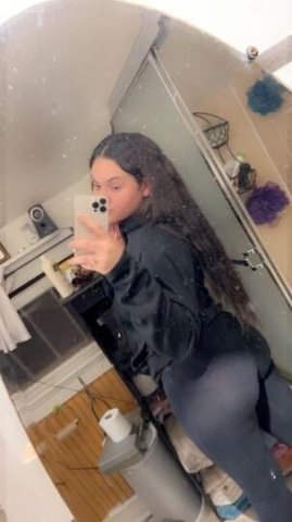 Facetime Fun Available Now 👅😏 Come See Me For Sum Juicy Wet Fun 😘💦 - 1