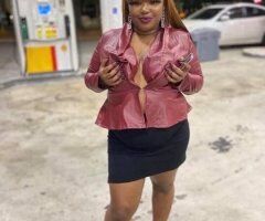 Quad Cities escorts - 😜COME GET UNDER THE SUN WITH WET PUSSY AND BIG TITTIES MEDIUM ASS