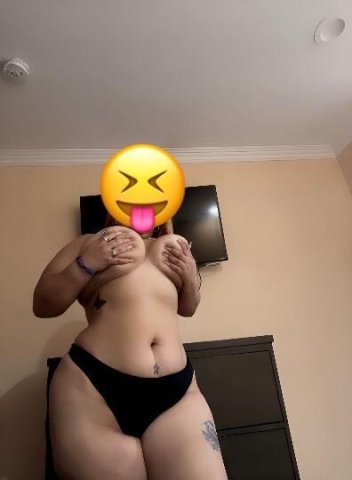 sexi ❤️❤️ soy real solo q algunas fotos el pelo de distintos color pero soy la misma chica soy real pero soy 100 Por ciento real - 1