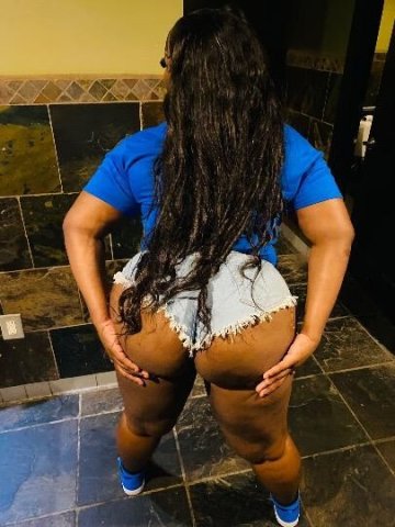 Thicksumm In town Read Bio - 1