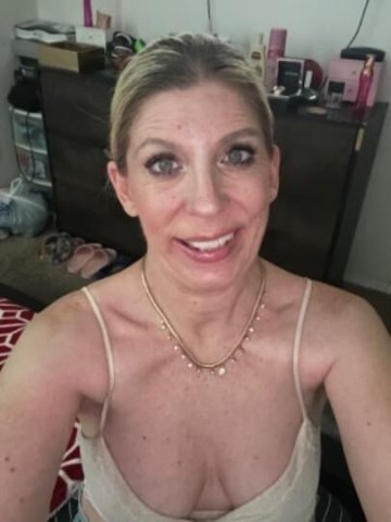 I am 38 Years older Hot and Sexy Momm 🍒Ready To Host♥📞Outcall🚘Car Date🚓Available 24/7🕙 ✔Active - 38 - 1