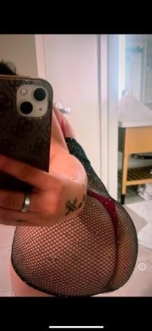 Horny and ready to have some fun 💋 outcall and carplay ready at all times 🌟 - 1