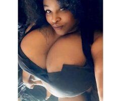 SEXY BBW WITH VERY HUGE JUGGS - Image 2