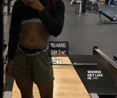 100% natural lesbian woman looking for fun - Image 3