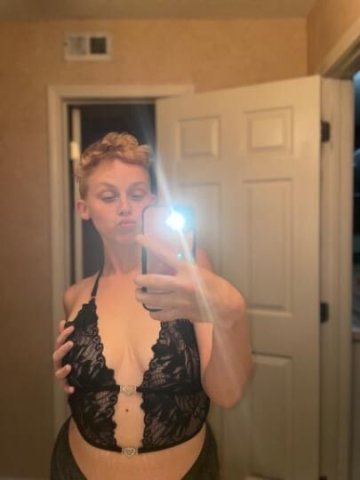 let me be your freak and slut you out 😫💦 - 1
