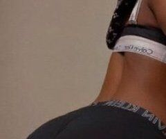 come fuck sumn😩😏CARPLAYS - Image 2